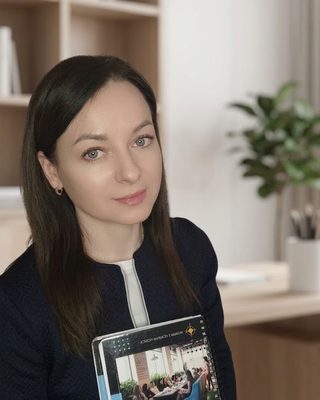 Психолог Лященко